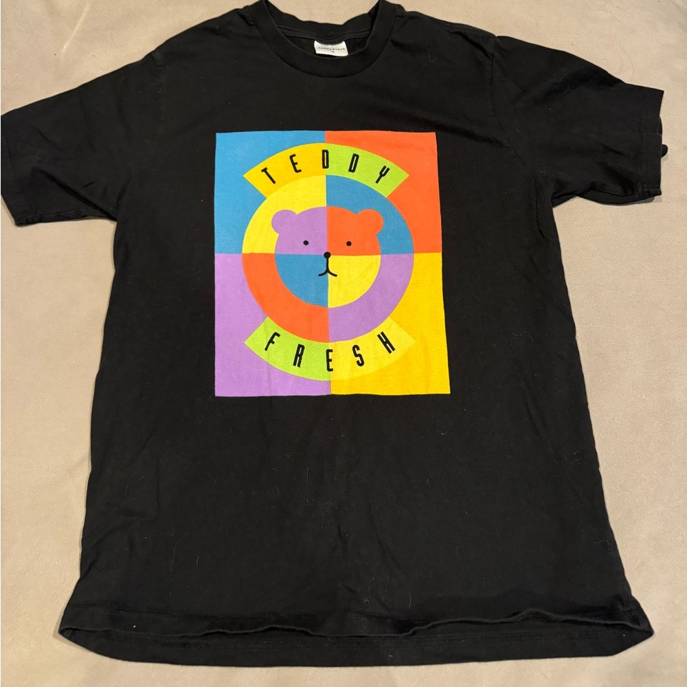 Medium teddy fresh black graphic T-shirt, barely worn, non-smoking home.